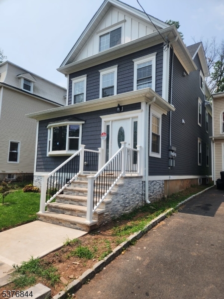 464 Walnut St Property Photo 2