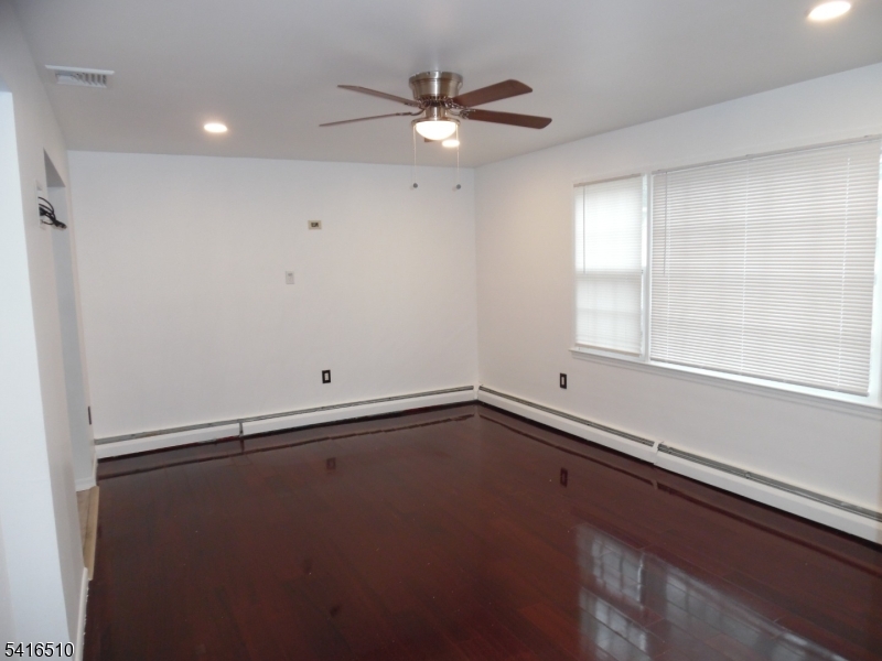 244 Manalapan Rd Property Photo 3