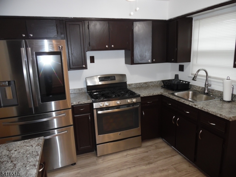244 Manalapan Rd Property Photo 4