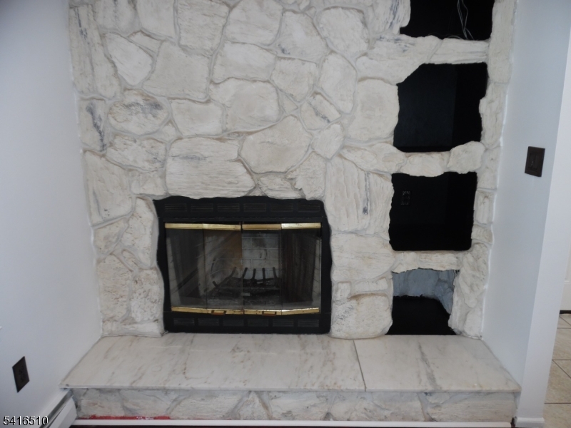 244 Manalapan Rd Property Photo 13