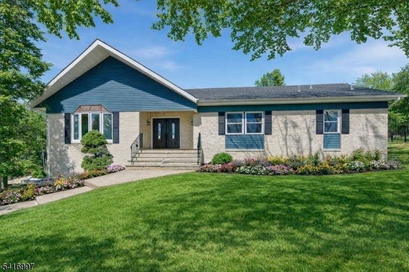 2 Rossi Dr Property Photo 5