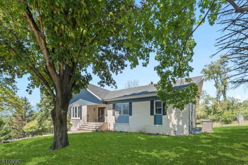 2 Rossi Dr Property Photo 9
