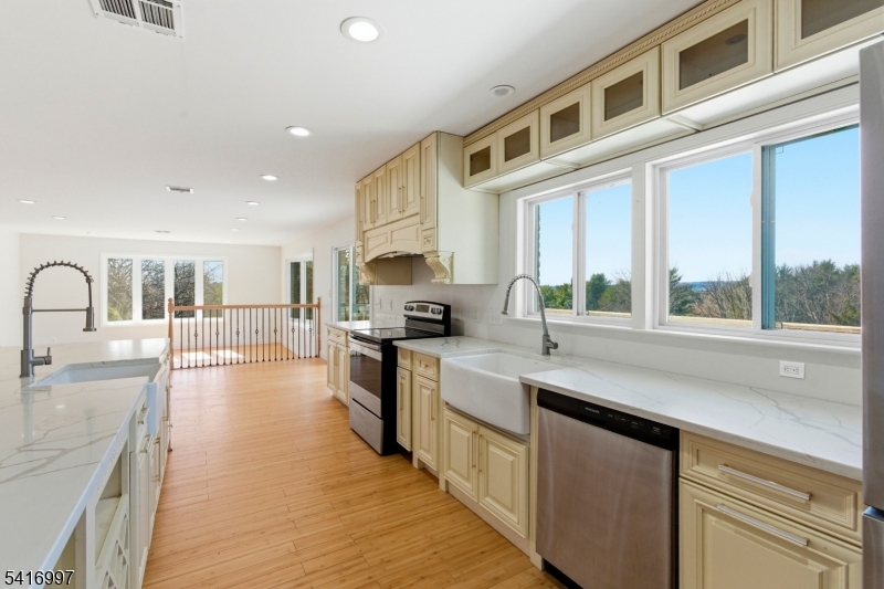 2 Rossi Dr Property Photo 15