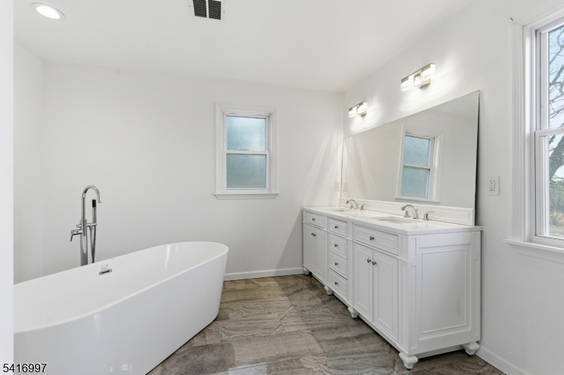 2 Rossi Dr Property Photo 21