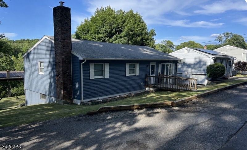 73 Elba Ave Property Photo 1