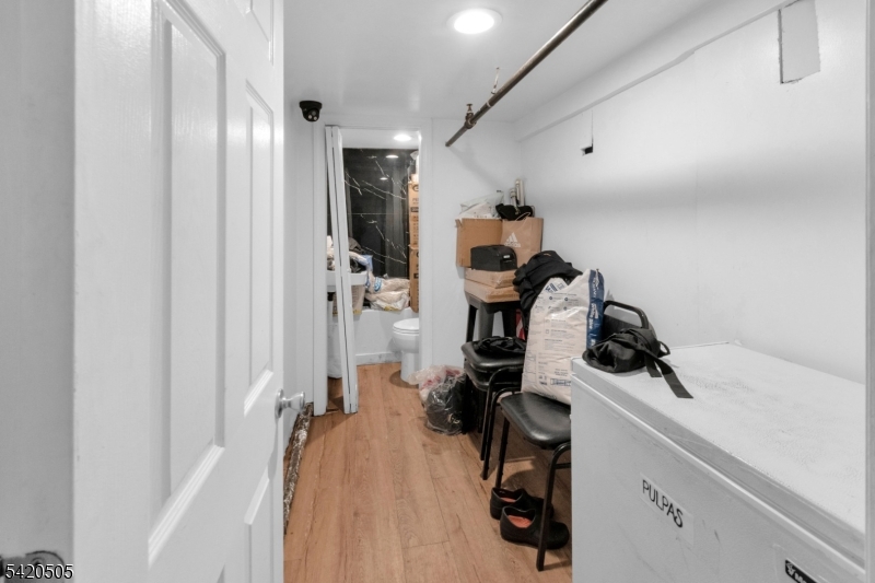 649 Elizabeth Ave Property Photo 24