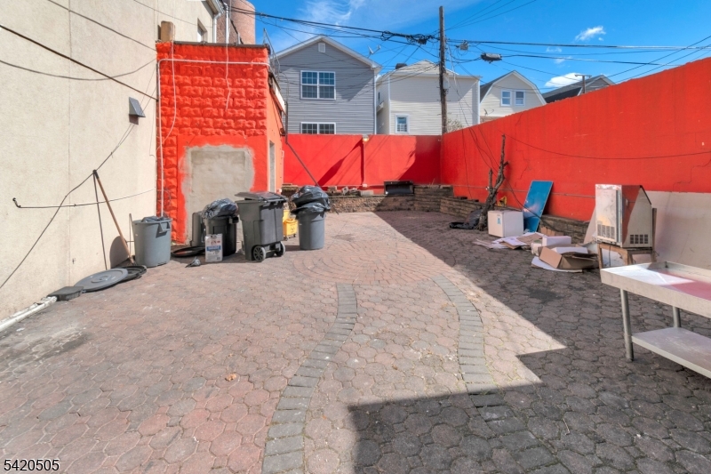 649 Elizabeth Ave Property Photo 26