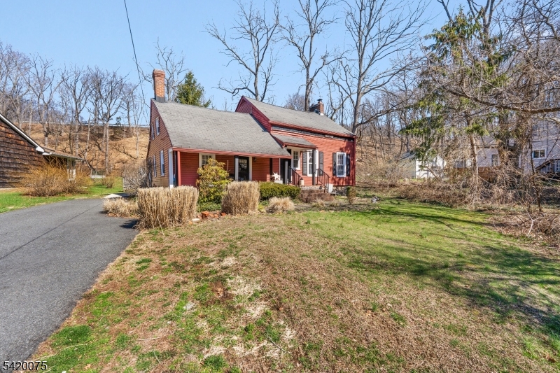 1101 Washington Valley Rd Property Photo 2