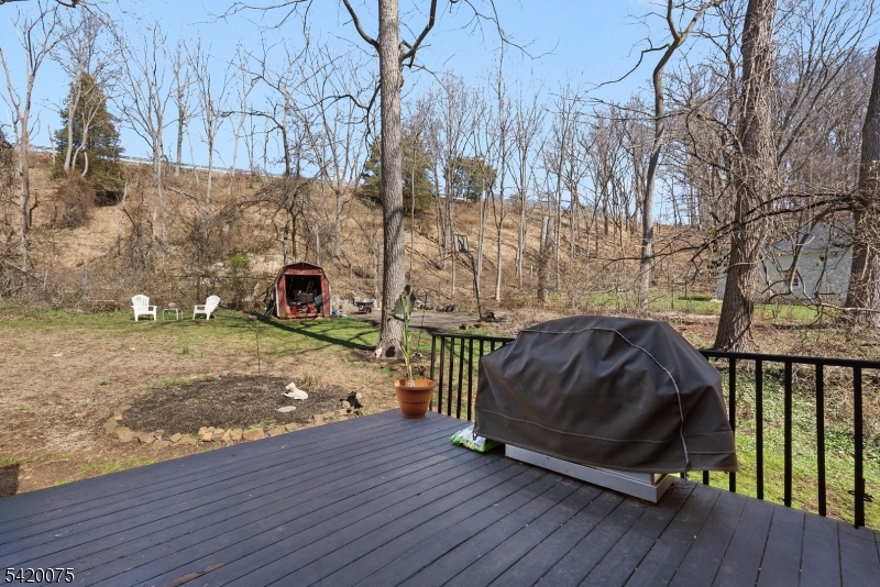 1101 Washington Valley Rd Property Photo 23
