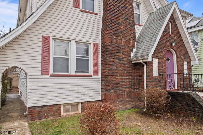 315 Meeker Ave Property Photo 5