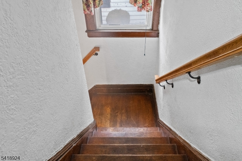 315 Meeker Ave Property Photo 13