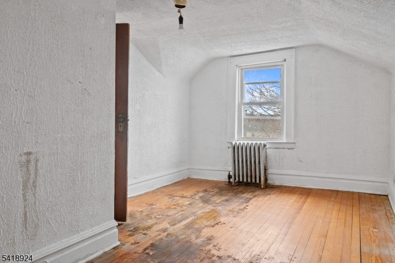 315 Meeker Ave Property Photo 19