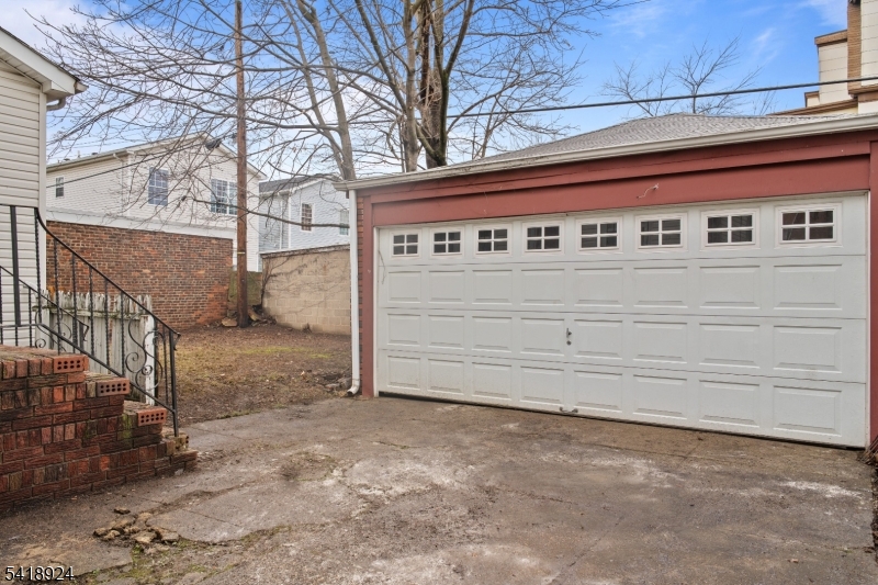 315 Meeker Ave Property Photo 23