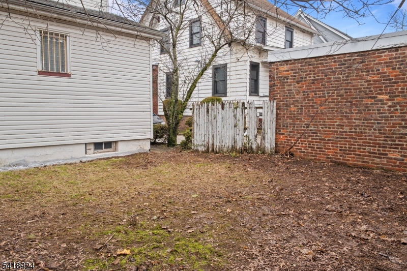 315 Meeker Ave Property Photo 24