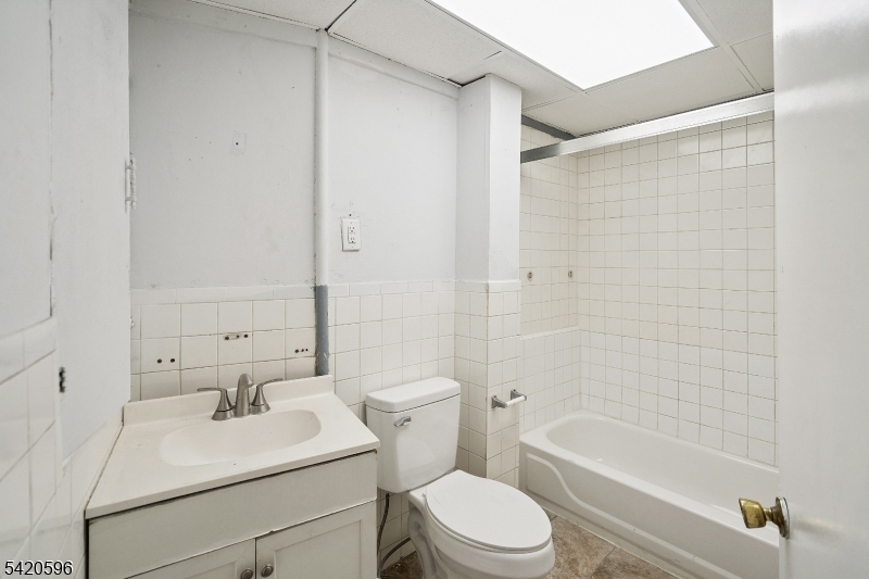 904 2nd Ave 2 Property Photo 6