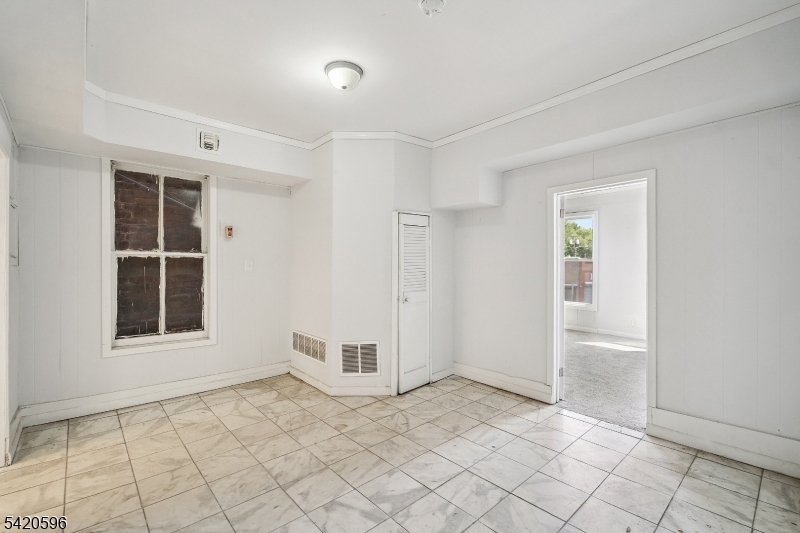 904 2nd Ave 2 Property Photo 12