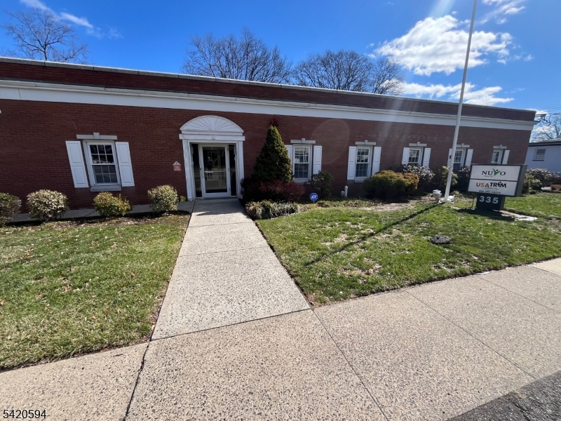 335 Broad St Property Photo 1