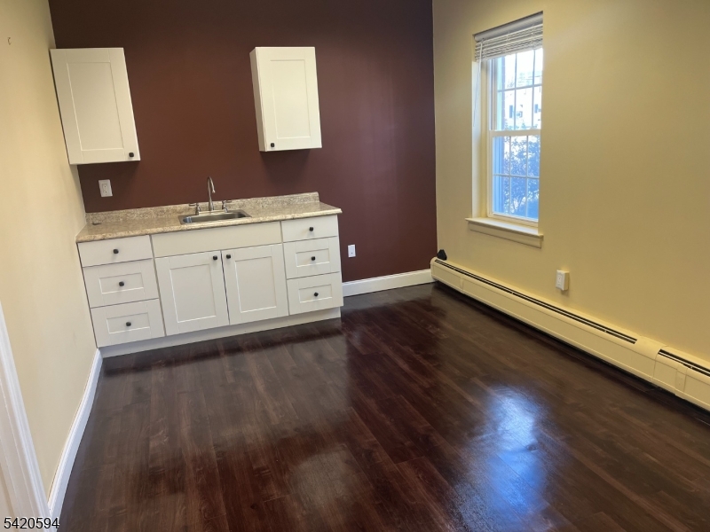 335 Broad St Property Photo 8