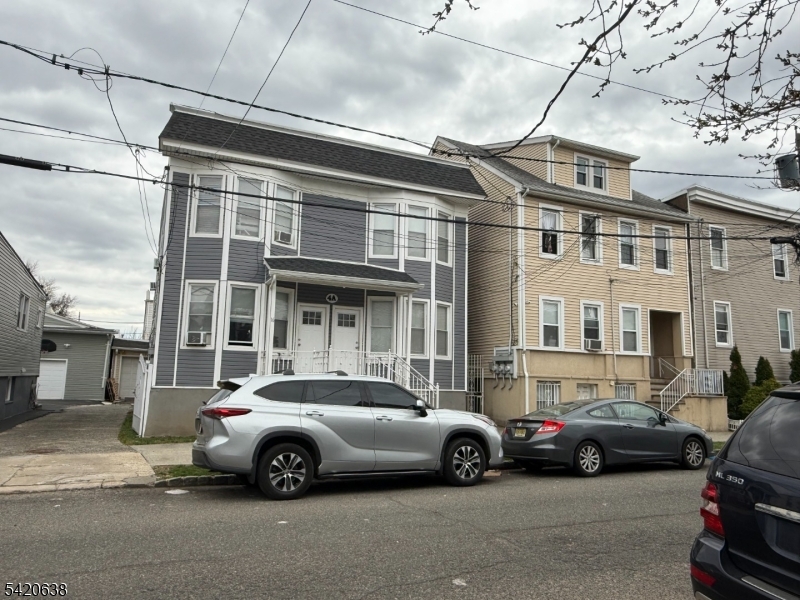 16 Columbus St Property Photo 1