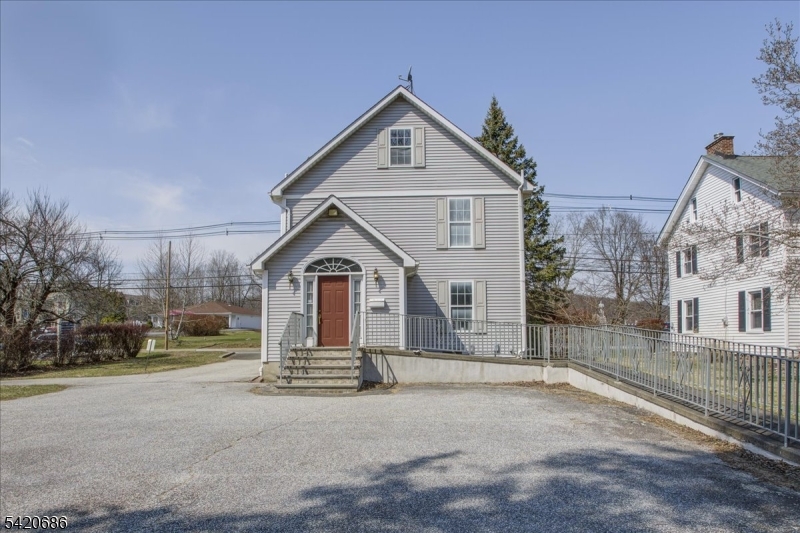 27 Main St Property Photo 2