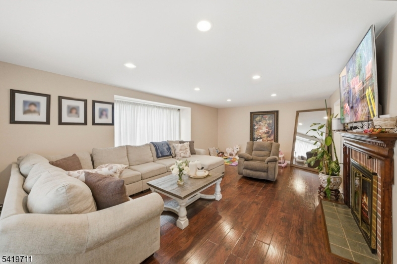 125 Linden Ave Property Photo 8