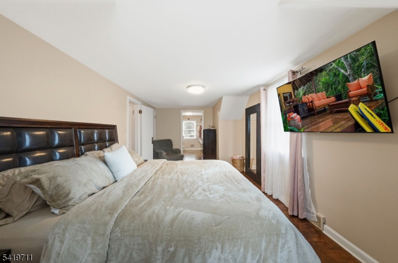 125 Linden Ave Property Photo 17