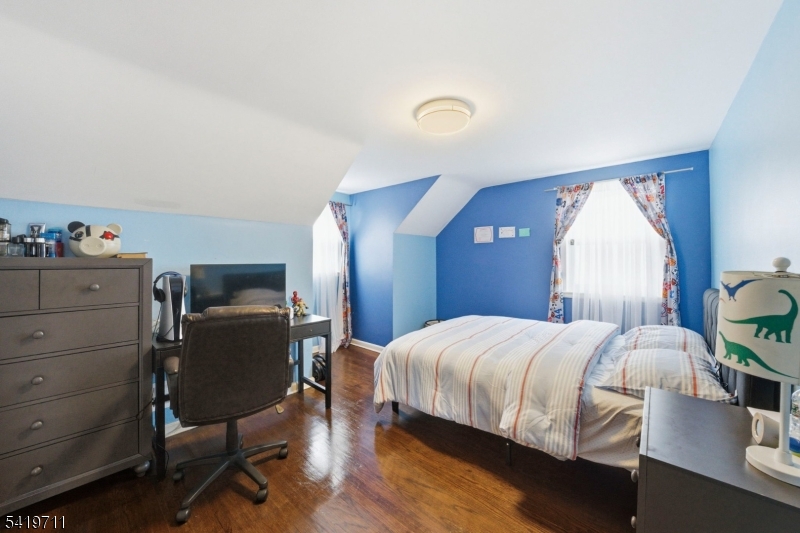 125 Linden Ave Property Photo 23