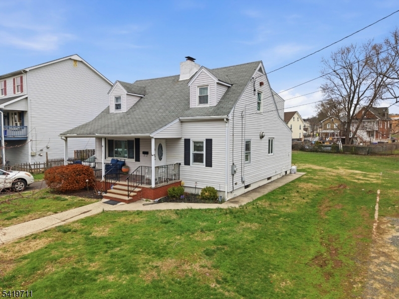 125 Linden Ave Property Photo 31