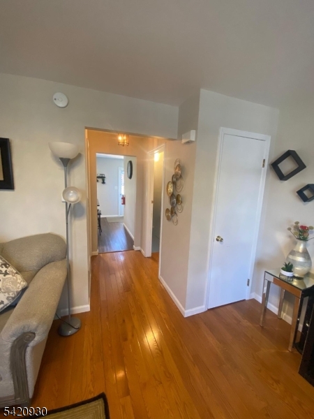 154 S 6th Ave Property Photo 4