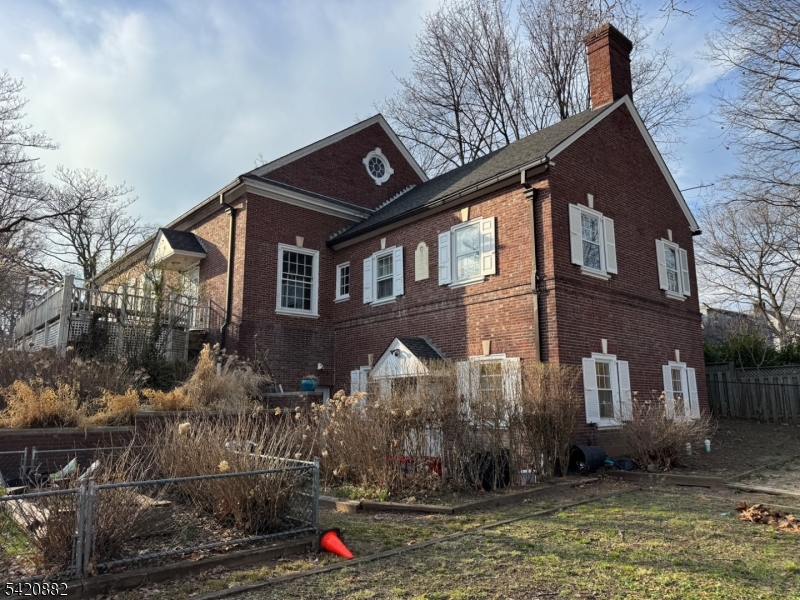 289 Park Street Property Photo 2