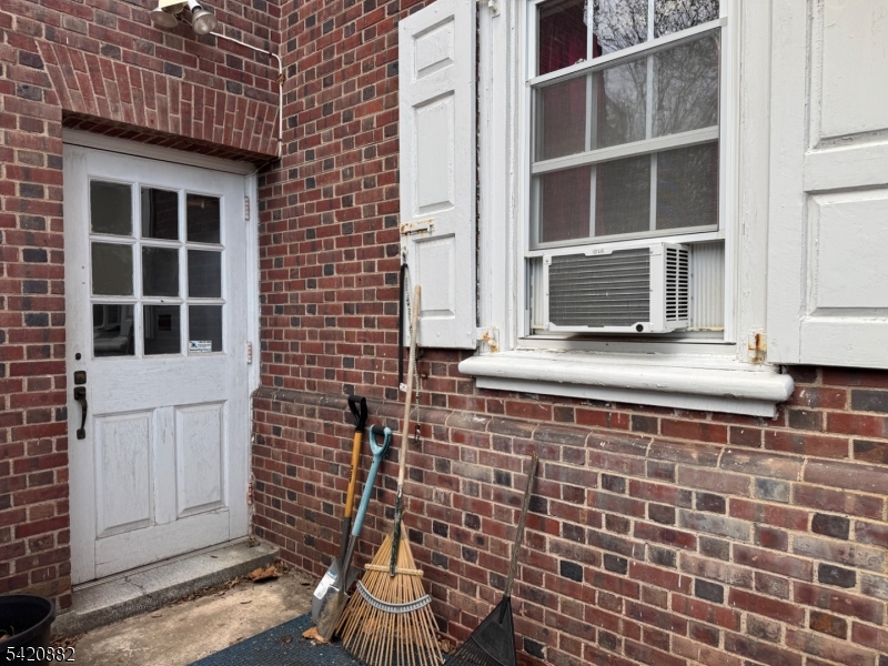 289 Park Street Property Photo 4