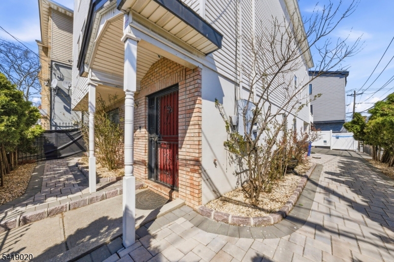56 Lentz Ave Property Photo 1