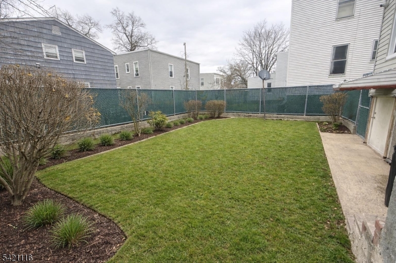 138 Stuyvesant Ave 1f Property Photo 2