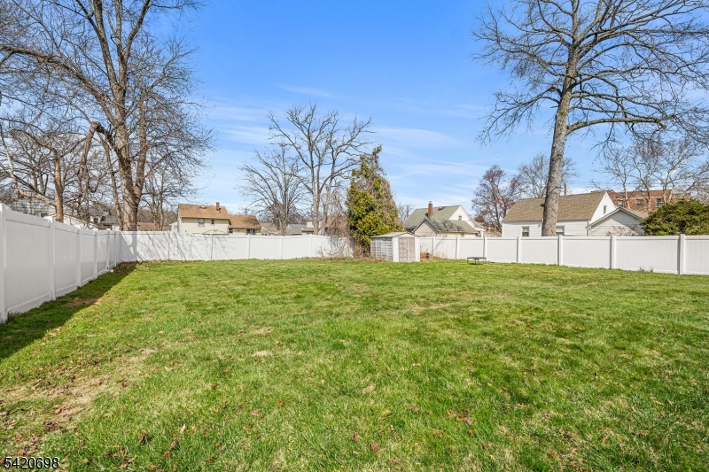556 Valley Rd Property Photo 32