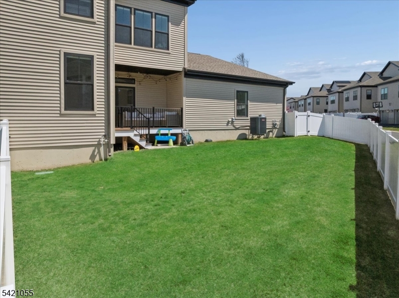 61 Village Dr Property Photo 19