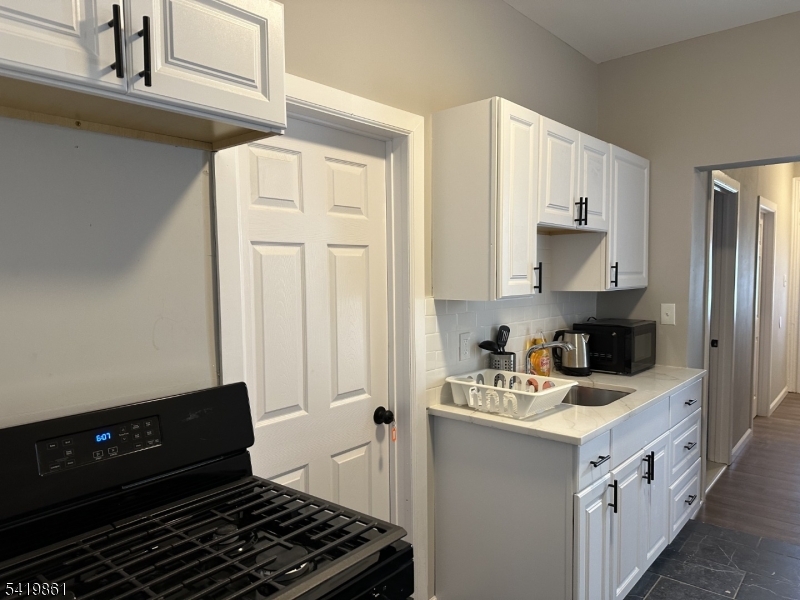 34 Duryea St Property Photo 3