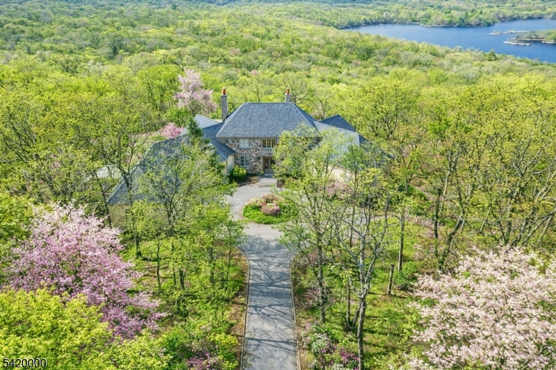 29 Hilltop Rd Property Photo 8