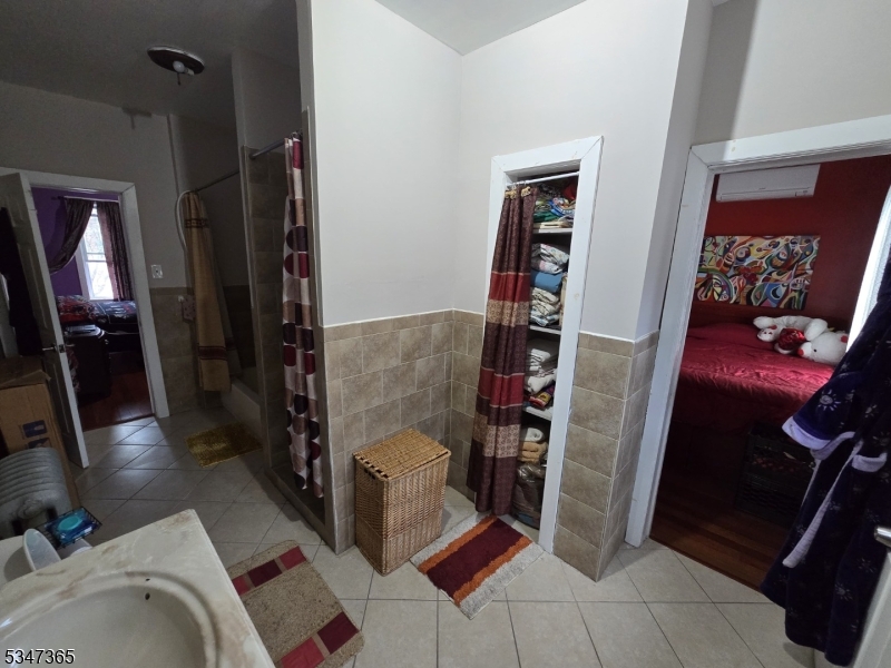 36 Holland St Property Photo 8