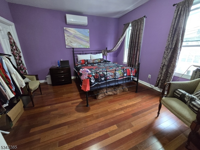 36 Holland St Property Photo 9