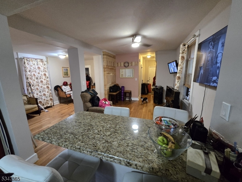 36 Holland St Property Photo 10