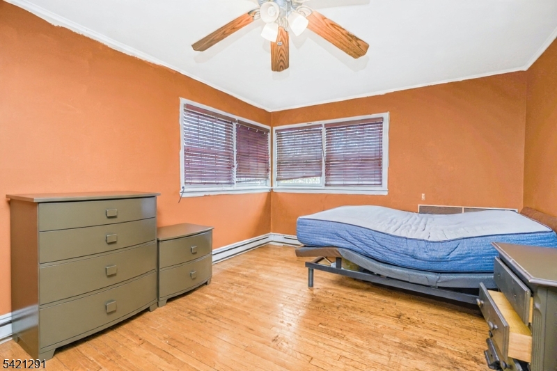 811 Field Ave Property Photo 15