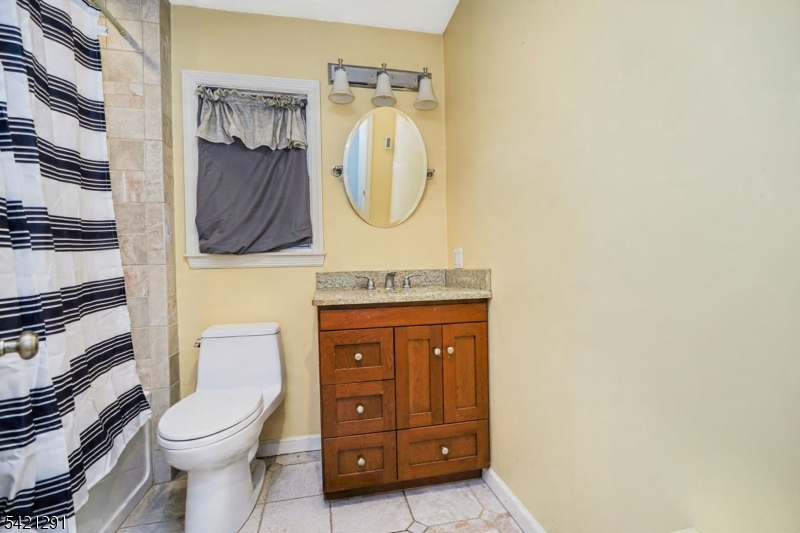 811 Field Ave Property Photo 20