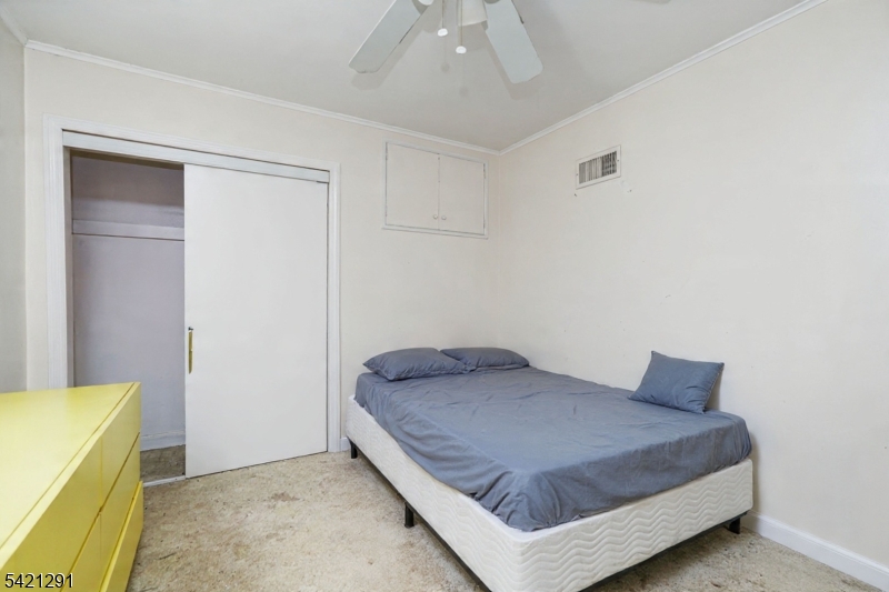 811 Field Ave Property Photo 23