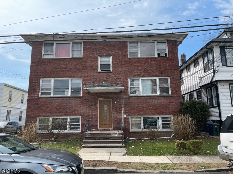 9 Bachman Pl Property Photo 1