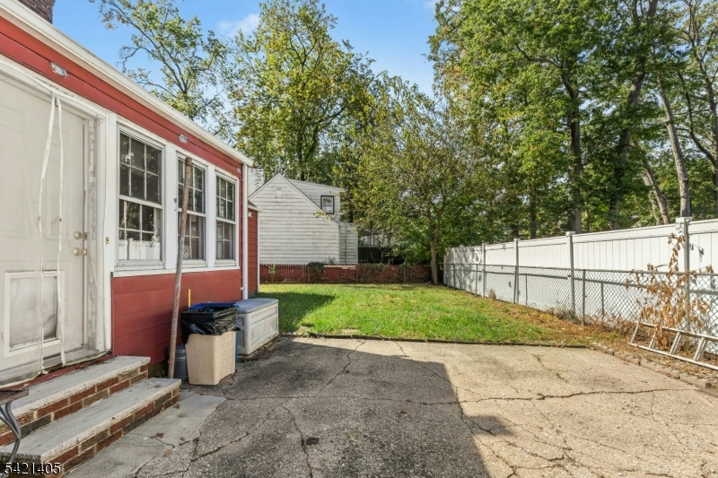 574 Sherman Ave Property Photo 21