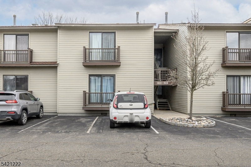 1614 Spruce Hills Dr Property Photo 1
