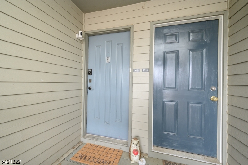 1614 Spruce Hills Dr Property Photo 2