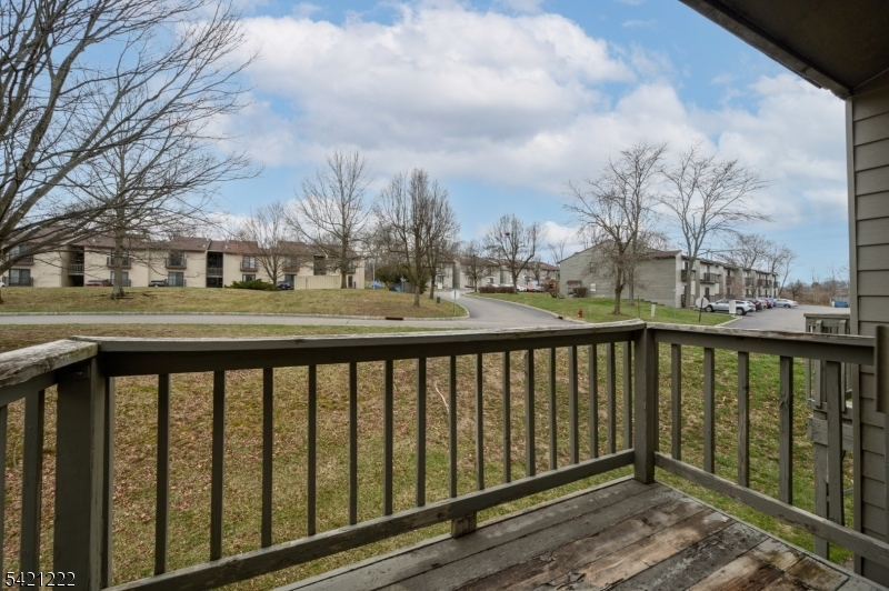 1614 Spruce Hills Dr Property Photo 8