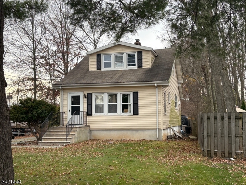 317 Plainfield Ave Property Photo 1