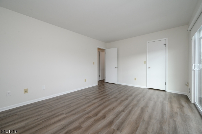 1002 Spruce Hills Dr Property Photo 19
